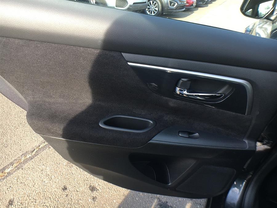 Used Nissan Altima 4dr Sdn I4 2.5 S 2013 | Smart Buy Auto Sales, LLC. Wallingford, Connecticut Used Nissan Altima 4dr Sdn I4 2.5 S 2013 | Smart Buy Auto Sales, LLC. Wallingford, Connecticut