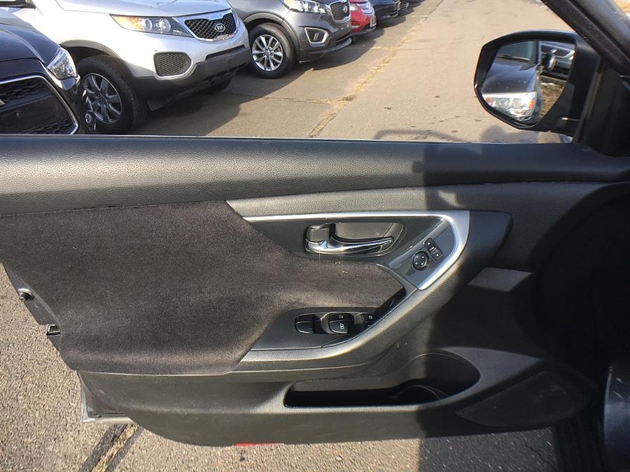 Used Nissan Altima 4dr Sdn I4 2.5 S 2013 | Smart Buy Auto Sales, LLC. Wallingford, Connecticut Used Nissan Altima 4dr Sdn I4 2.5 S 2013 | Smart Buy Auto Sales, LLC. Wallingford, Connecticut