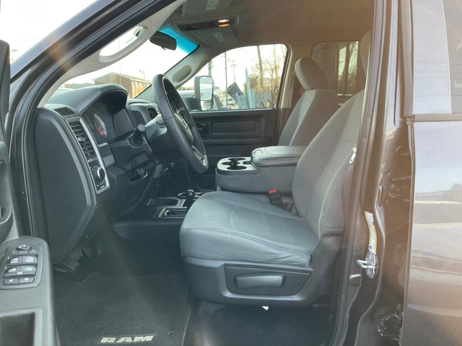 Used Ram 3500 Tradesman 4x4 Crew Cab 8'' Box 2018 | 5 Towns Drive. Inwood, New York Used Ram 3500 Tradesman 4x4 Crew Cab 8'' Box 2018 | 5 Towns Drive. Inwood, New York
