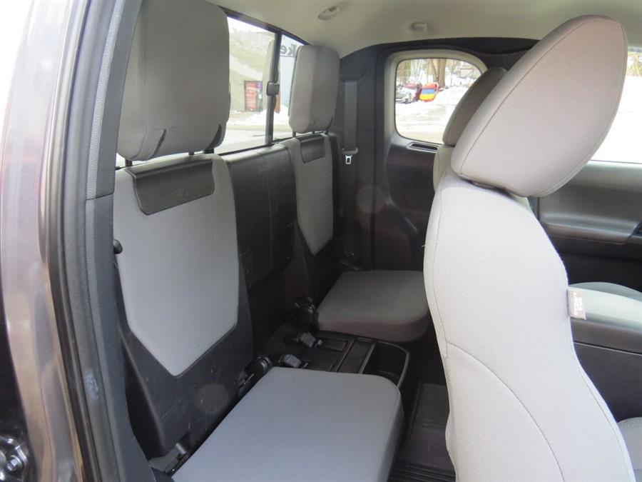 Used Toyota Tacoma SR5 V6 4x4 4dr Access Cab 6.1 ft LB 2017 | Lake City Exports Inc. Auburn, Maine Used Toyota Tacoma SR5 V6 4x4 4dr Access Cab 6.1 ft LB 2017 | Lake City Exports Inc. Auburn, Maine