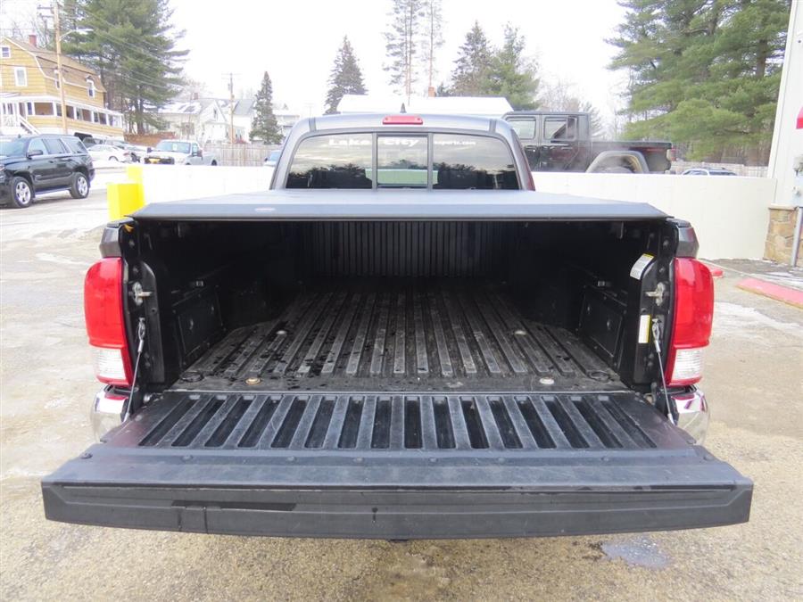 Used Toyota Tacoma SR5 V6 4x4 4dr Access Cab 6.1 ft LB 2017 | Lake City Exports Inc. Auburn, Maine Used Toyota Tacoma SR5 V6 4x4 4dr Access Cab 6.1 ft LB 2017 | Lake City Exports Inc. Auburn, Maine