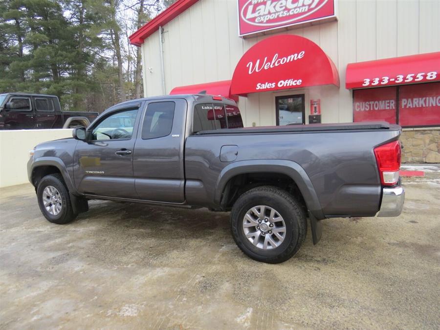 Used Toyota Tacoma SR5 V6 4x4 4dr Access Cab 6.1 ft LB 2017 | Lake City Exports Inc. Auburn, Maine Used Toyota Tacoma SR5 V6 4x4 4dr Access Cab 6.1 ft LB 2017 | Lake City Exports Inc. Auburn, Maine