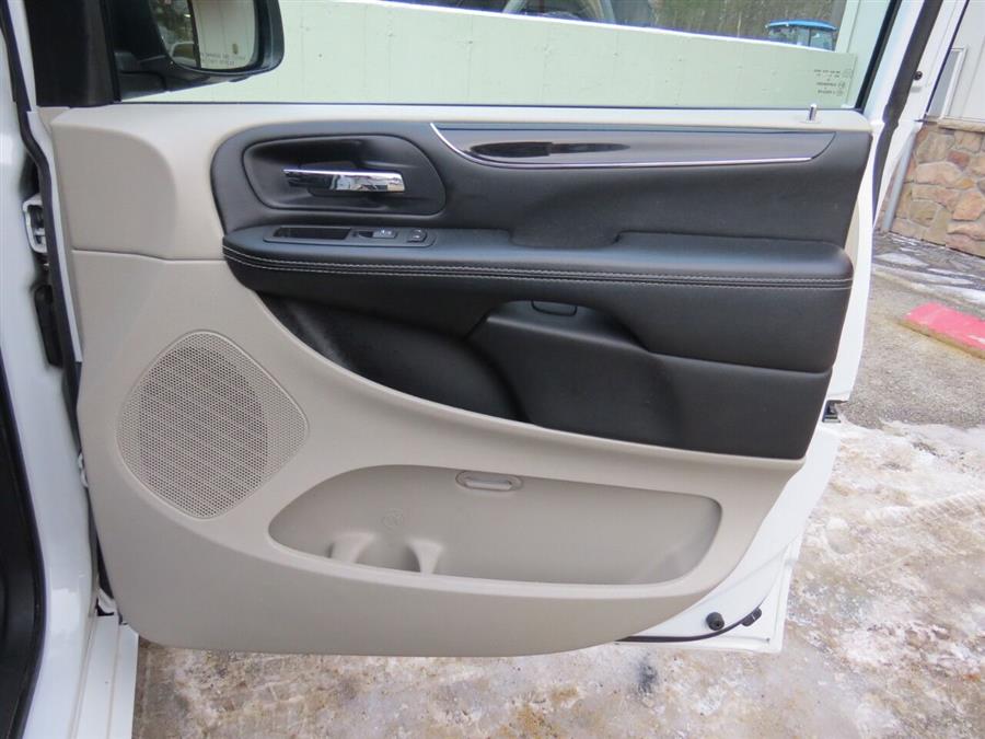 Used Dodge Grand Caravan SXT 4dr Mini Van 2018 | Lake City Exports Inc. Auburn, Maine Used Dodge Grand Caravan SXT 4dr Mini Van 2018 | Lake City Exports Inc. Auburn, Maine
