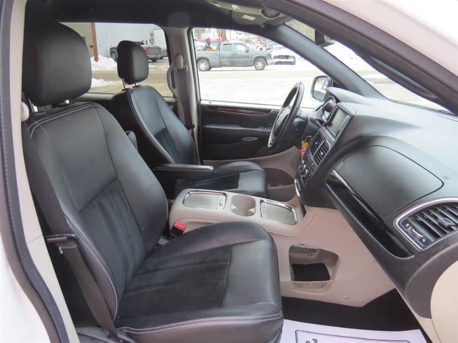Used Dodge Grand Caravan SXT 4dr Mini Van 2018 | Lake City Exports Inc. Auburn, Maine Used Dodge Grand Caravan SXT 4dr Mini Van 2018 | Lake City Exports Inc. Auburn, Maine