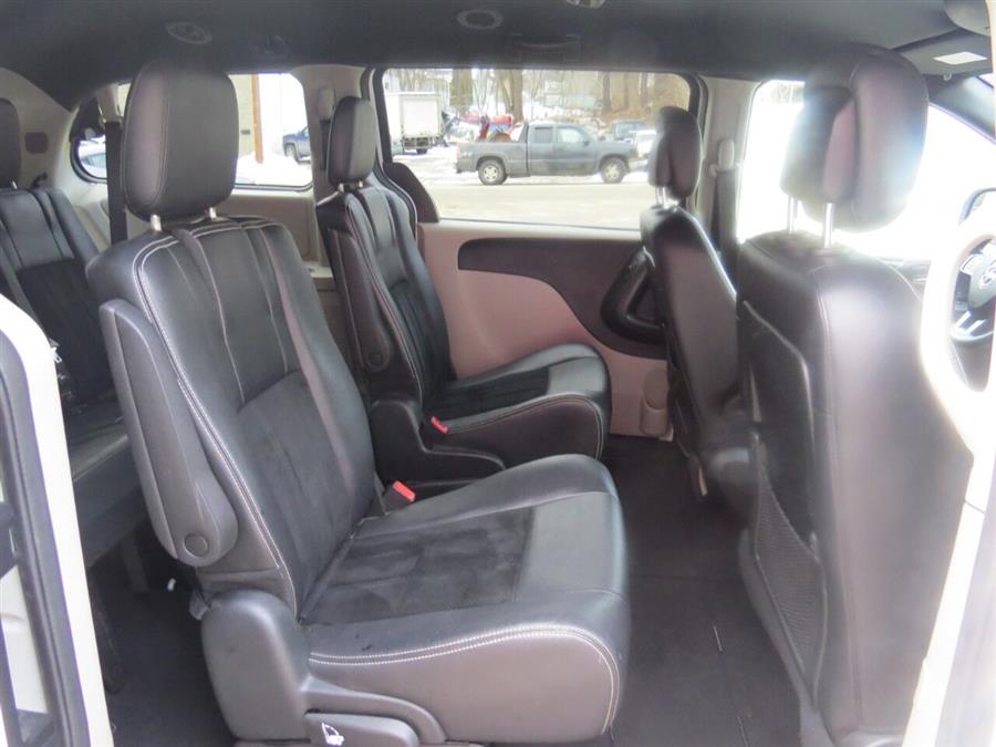 Used Dodge Grand Caravan SXT 4dr Mini Van 2018 | Lake City Exports Inc. Auburn, Maine Used Dodge Grand Caravan SXT 4dr Mini Van 2018 | Lake City Exports Inc. Auburn, Maine