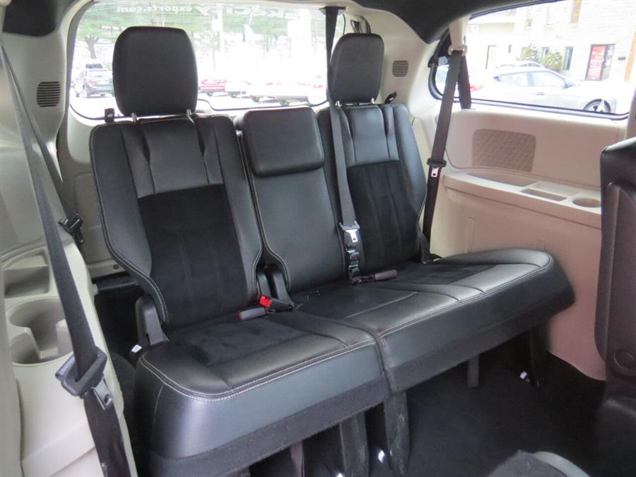 Used Dodge Grand Caravan SXT 4dr Mini Van 2018 | Lake City Exports Inc. Auburn, Maine Used Dodge Grand Caravan SXT 4dr Mini Van 2018 | Lake City Exports Inc. Auburn, Maine
