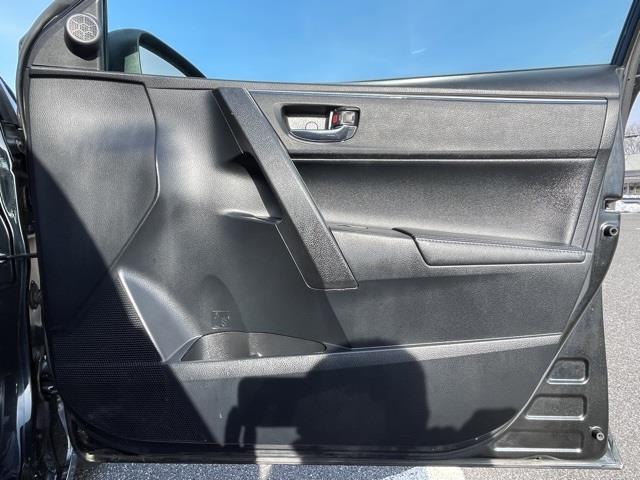 Used Toyota Corolla S 2015 | Blasius Federal Road. Brookfield, Connecticut Used Toyota Corolla S 2015 | Blasius Federal Road. Brookfield, Connecticut