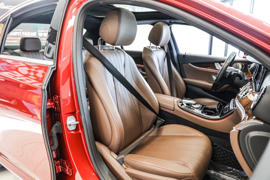 Used Mercedes-Benz E-Class E 300 4MATIC Sedan 2018 | 26 Motors Long Island. ELMONT, New York Used Mercedes-Benz E-Class E 300 4MATIC Sedan 2018 | 26 Motors Long Island. ELMONT, New York