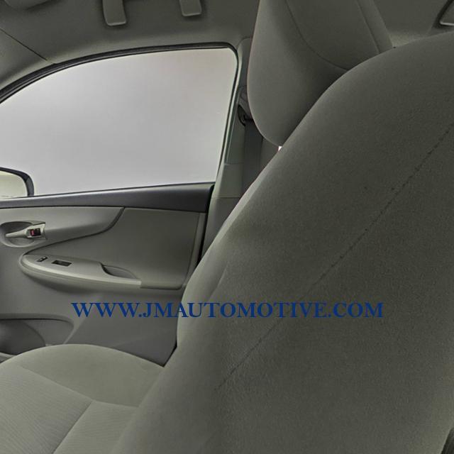 2013 Toyota Corolla 4dr Sdn Auto LE, available for sale in Naugatuck, Connecticut | J&M Automotive Sls&Svc LLC. Naugatuck, Connecticut 2013 Toyota Corolla 4dr Sdn Auto LE, available for sale in Naugatuck, Connecticut | J&M Automotive Sls&Svc LLC. Naugatuck, Connecticut