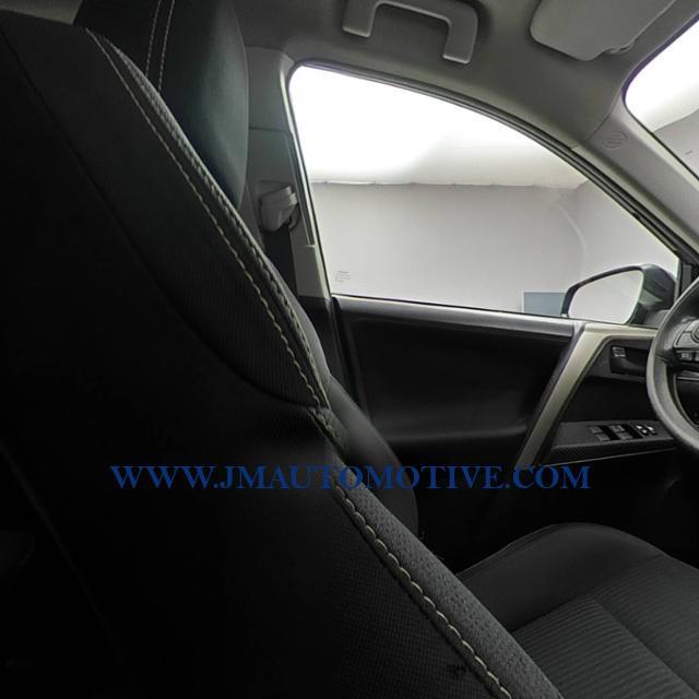 Used Toyota Rav4 AWD 4dr XLE 2013 | J&M Automotive Sls&Svc LLC. Naugatuck, Connecticut Used Toyota Rav4 AWD 4dr XLE 2013 | J&M Automotive Sls&Svc LLC. Naugatuck, Connecticut