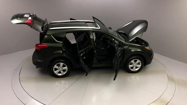 Used Toyota Rav4 AWD 4dr XLE 2013 | J&M Automotive Sls&Svc LLC. Naugatuck, Connecticut Used Toyota Rav4 AWD 4dr XLE 2013 | J&M Automotive Sls&Svc LLC. Naugatuck, Connecticut