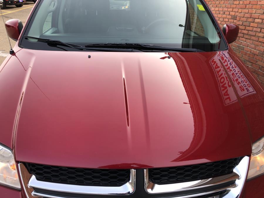 Used Dodge Grand Caravan 4dr Wgn Mainstreet 2011 | National Auto Brokers, Inc.. Waterbury, Connecticut Used Dodge Grand Caravan 4dr Wgn Mainstreet 2011 | National Auto Brokers, Inc.. Waterbury, Connecticut