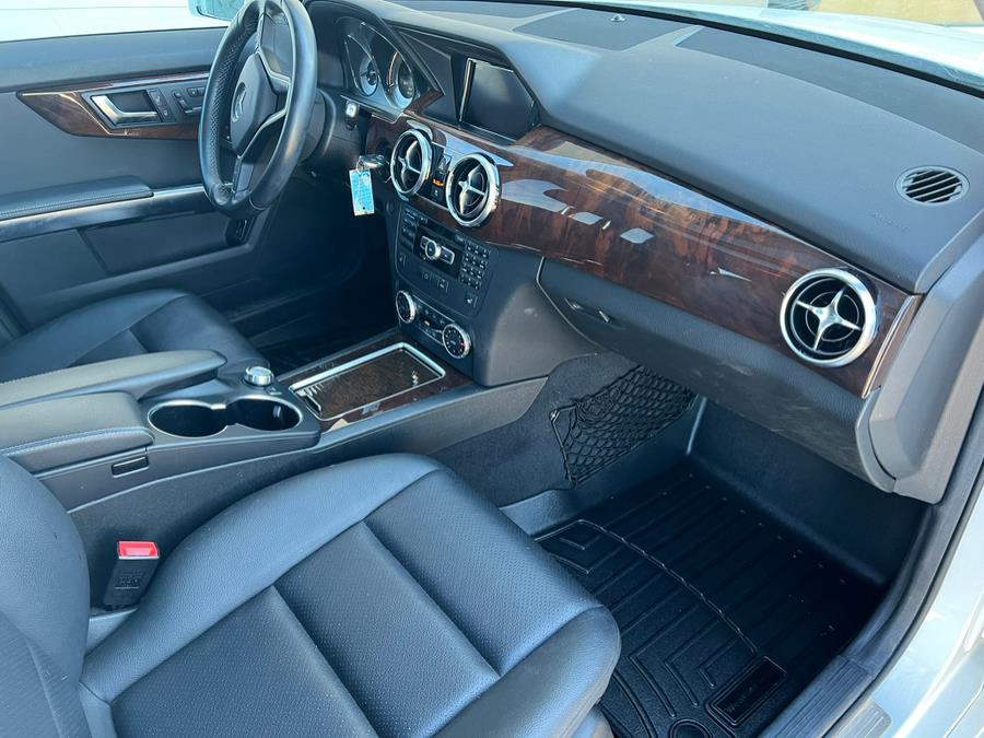 2014 Mercedes-Benz GLK-Class 4MATIC 4dr GLK350, available for sale in Raynham, Massachusetts | J & A Auto Center. Raynham, Massachusetts 2014 Mercedes-Benz GLK-Class 4MATIC 4dr GLK350, available for sale in Raynham, Massachusetts | J & A Auto Center. Raynham, Massachusetts