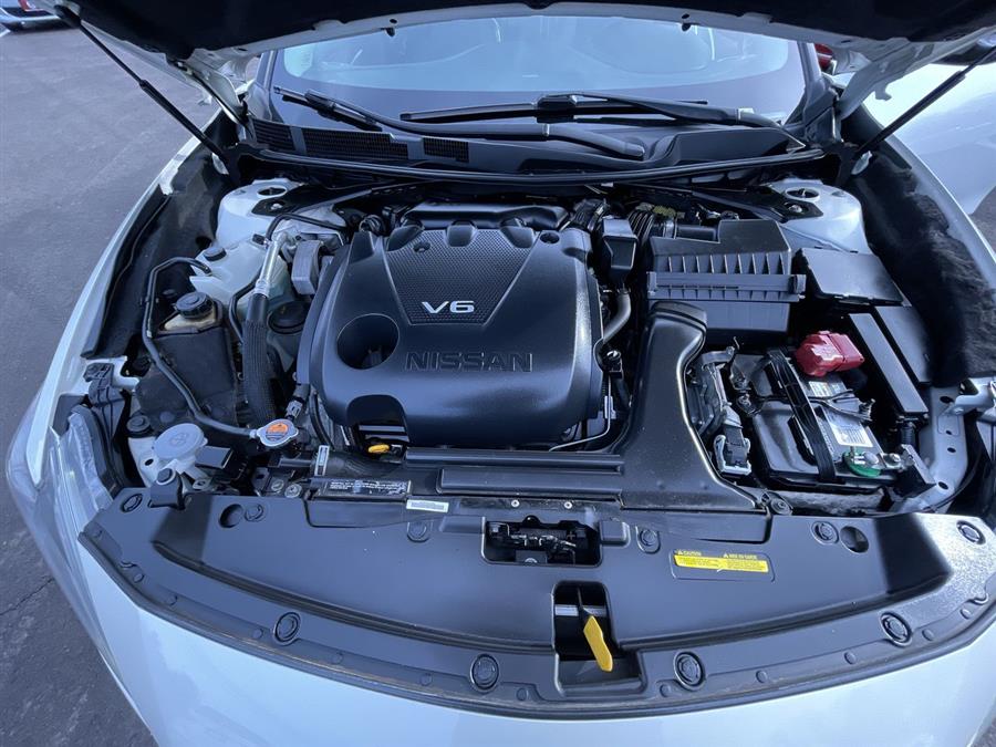 Used Nissan Maxima 4dr Sdn 3.5 SL 2016 | Wiz Leasing Inc. Stratford, Connecticut Used Nissan Maxima 4dr Sdn 3.5 SL 2016 | Wiz Leasing Inc. Stratford, Connecticut