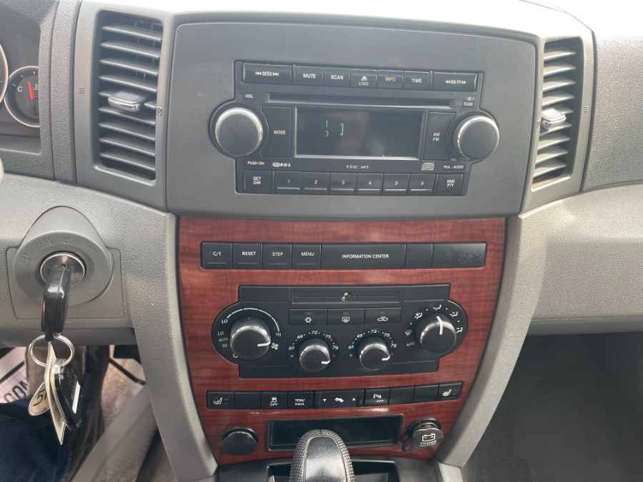 2005 Jeep Grand Cherokee 4dr Limited 4WD, available for sale in Huntington Station, New York | My Auto Inc.. Huntington Station, New York 2005 Jeep Grand Cherokee 4dr Limited 4WD, available for sale in Huntington Station, New York | My Auto Inc.. Huntington Station, New York
