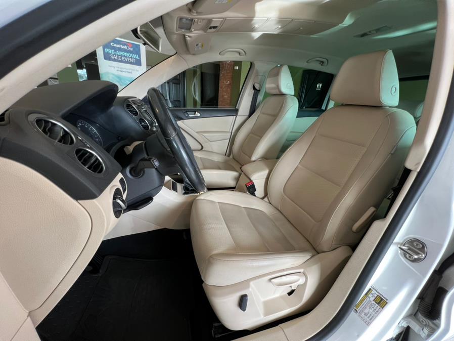 2012 Volkswagen Tiguan 4WD 4dr Auto SE w/Sunroof & Nav, available for sale in West Hartford, Connecticut | AutoMax. West Hartford, Connecticut 2012 Volkswagen Tiguan 4WD 4dr Auto SE w/Sunroof & Nav, available for sale in West Hartford, Connecticut | AutoMax. West Hartford, Connecticut