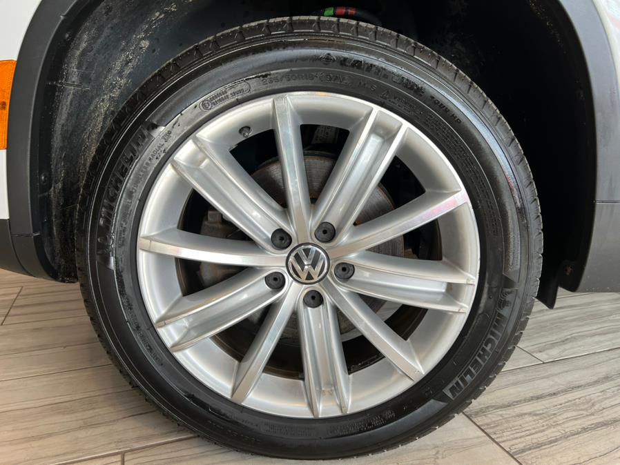 2012 Volkswagen Tiguan 4WD 4dr Auto SE w/Sunroof & Nav, available for sale in West Hartford, Connecticut | AutoMax. West Hartford, Connecticut 2012 Volkswagen Tiguan 4WD 4dr Auto SE w/Sunroof & Nav, available for sale in West Hartford, Connecticut | AutoMax. West Hartford, Connecticut