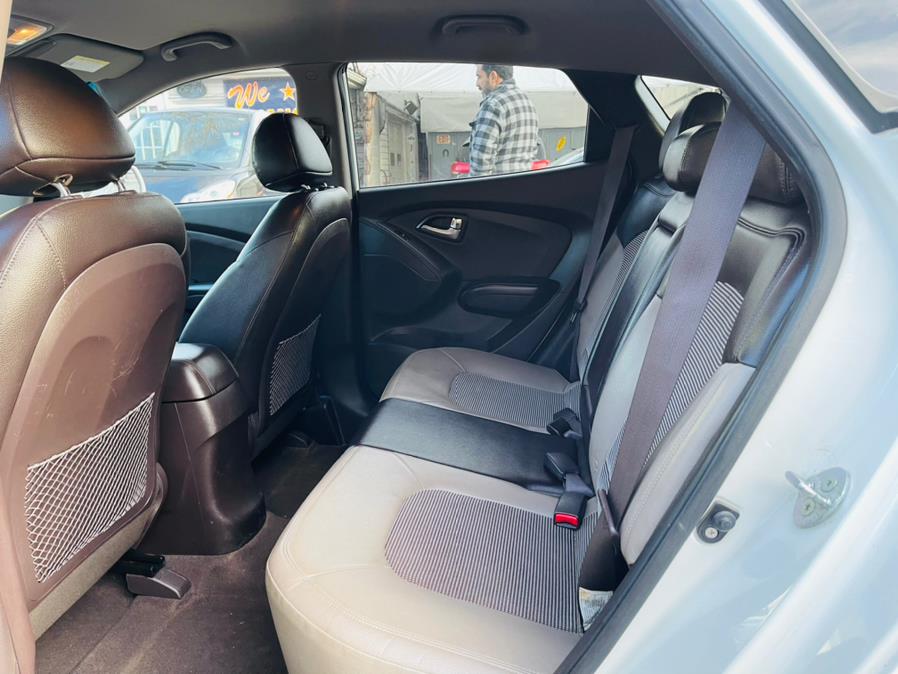 Used Hyundai Tucson AWD 4dr Auto Limited PZEV 2011 | JC Lopez Auto Sales Corp. Port Chester, New York Used Hyundai Tucson AWD 4dr Auto Limited PZEV 2011 | JC Lopez Auto Sales Corp. Port Chester, New York