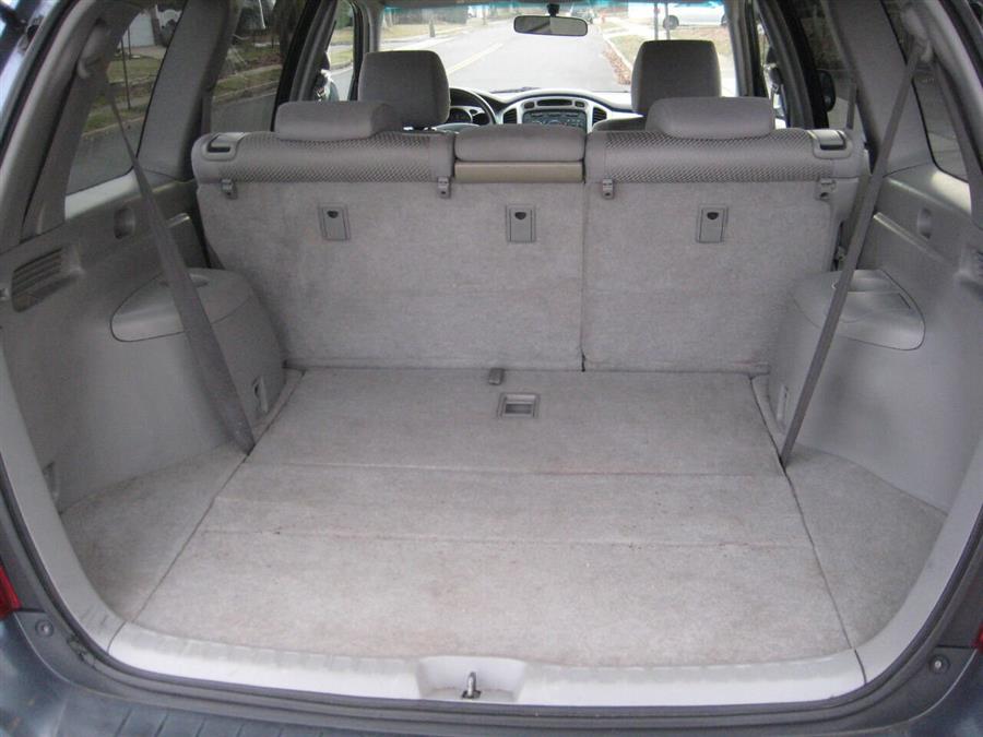 2004 Toyota Highlander Base AWD 4dr SUV V6 w/3rd Row, available for sale in Massapequa, New York | Rite Choice Auto Inc.. Massapequa, New York 2004 Toyota Highlander Base AWD 4dr SUV V6 w/3rd Row, available for sale in Massapequa, New York | Rite Choice Auto Inc.. Massapequa, New York