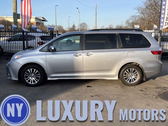 Used Toyota Sienna XLE Auto Access Seat 2018 | NY Luxury Motors. Elmont, New York Used Toyota Sienna XLE Auto Access Seat 2018 | NY Luxury Motors. Elmont, New York