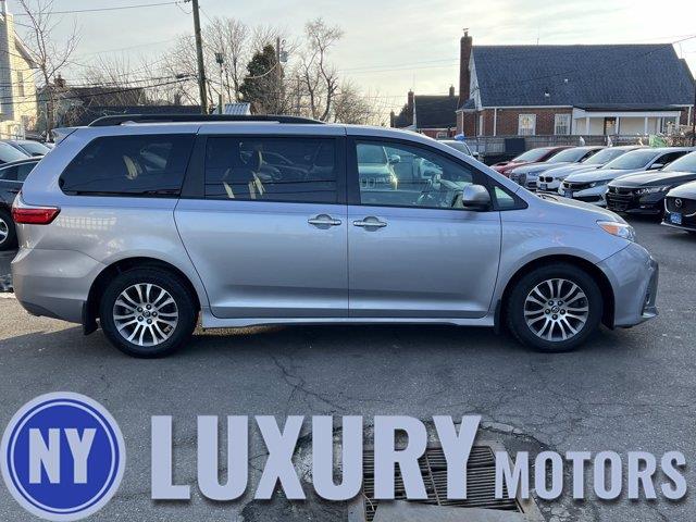 Used Toyota Sienna XLE Auto Access Seat 2018 | NY Luxury Motors. Elmont, New York Used Toyota Sienna XLE Auto Access Seat 2018 | NY Luxury Motors. Elmont, New York