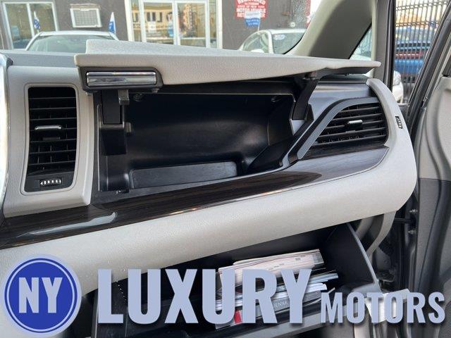 Used Toyota Sienna XLE Auto Access Seat 2018 | NY Luxury Motors. Elmont, New York Used Toyota Sienna XLE Auto Access Seat 2018 | NY Luxury Motors. Elmont, New York