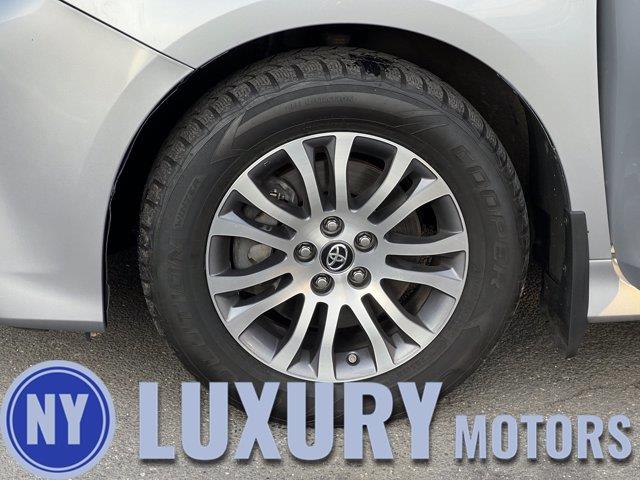 Used Toyota Sienna XLE Auto Access Seat 2018 | NY Luxury Motors. Elmont, New York Used Toyota Sienna XLE Auto Access Seat 2018 | NY Luxury Motors. Elmont, New York