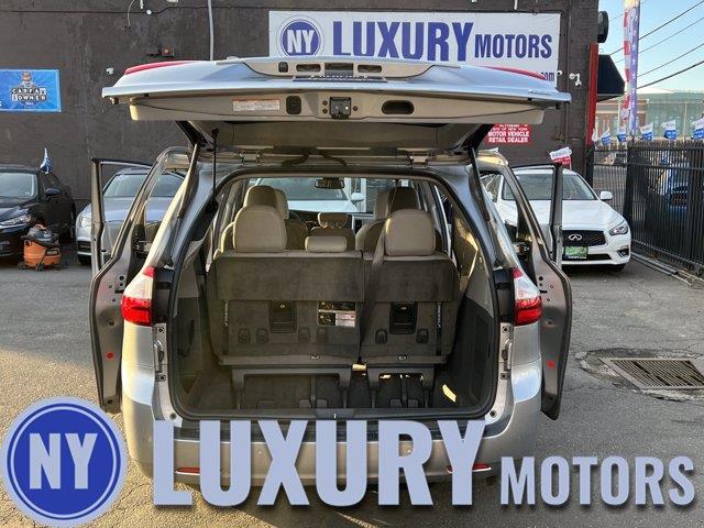 Used Toyota Sienna XLE Auto Access Seat 2018 | NY Luxury Motors. Elmont, New York Used Toyota Sienna XLE Auto Access Seat 2018 | NY Luxury Motors. Elmont, New York