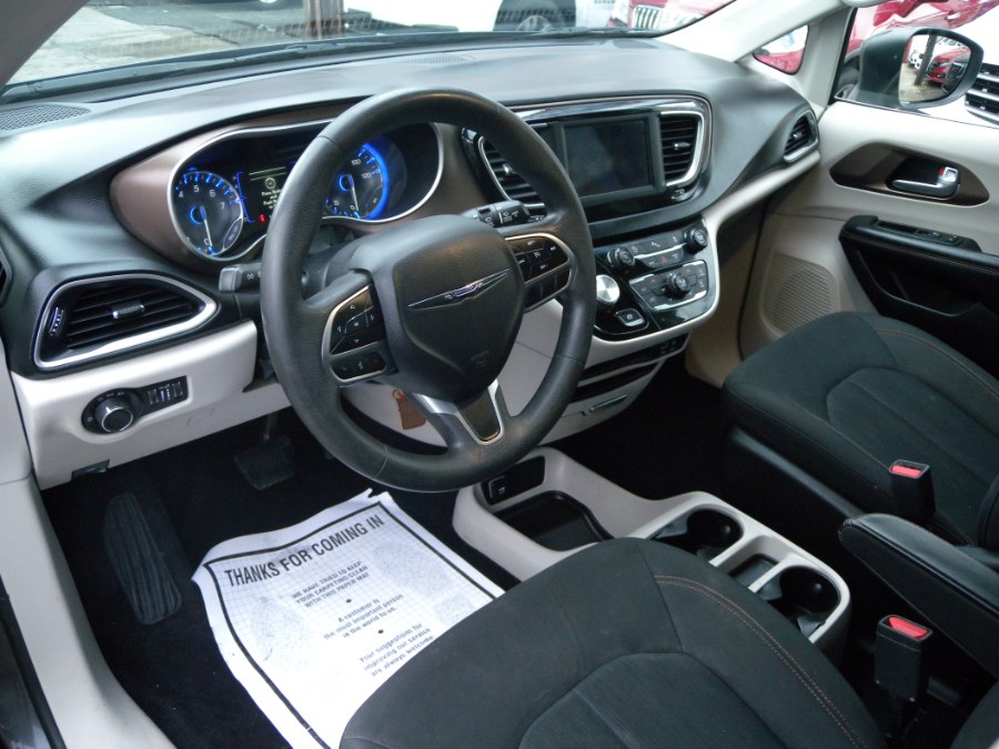 Used Chrysler Pacifica LX FWD 2018 | Carsbuck Inc.. Brooklyn, New York Used Chrysler Pacifica LX FWD 2018 | Carsbuck Inc.. Brooklyn, New York