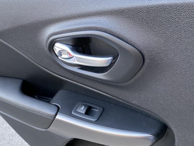 Used Jeep Cherokee Limited 2019 | Eastchester Motor Cars. Bronx, New York Used Jeep Cherokee Limited 2019 | Eastchester Motor Cars. Bronx, New York