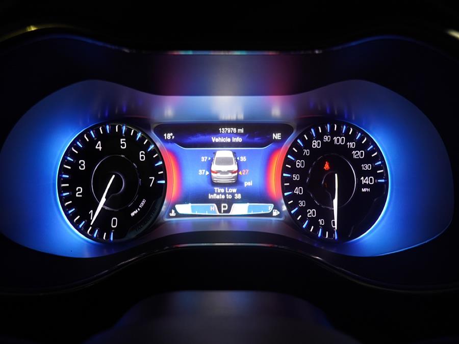 Used Chrysler 200 4dr Sdn C AWD 2015 | Advanced Auto Mall. Bronx, New York Used Chrysler 200 4dr Sdn C AWD 2015 | Advanced Auto Mall. Bronx, New York