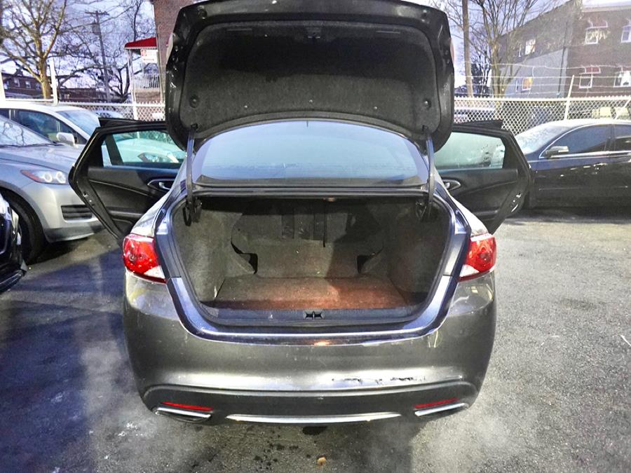 Used Chrysler 200 4dr Sdn C AWD 2015 | Advanced Auto Mall. Bronx, New York Used Chrysler 200 4dr Sdn C AWD 2015 | Advanced Auto Mall. Bronx, New York
