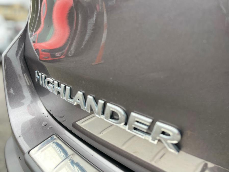 2019 Toyota Highlander LE V6 AWD (Natl), available for sale in Irvington , New Jersey | Auto Haus of Irvington Corp. Irvington , New Jersey 2019 Toyota Highlander LE V6 AWD (Natl), available for sale in Irvington , New Jersey | Auto Haus of Irvington Corp. Irvington , New Jersey