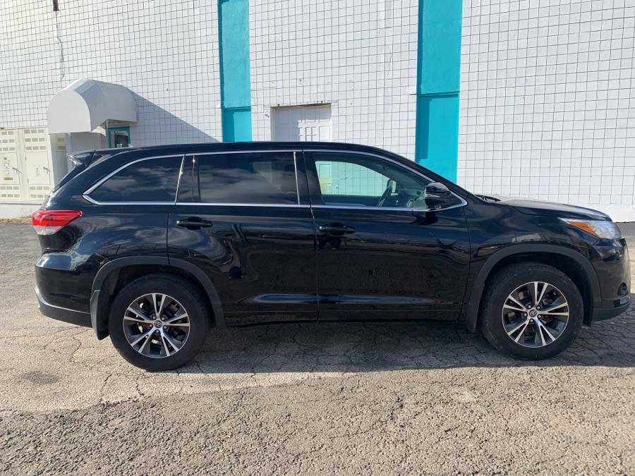 2018 Toyota Highlander LE V6 AWD (Natl), available for sale in Milford, Connecticut | Dealertown Auto Wholesalers. Milford, Connecticut
