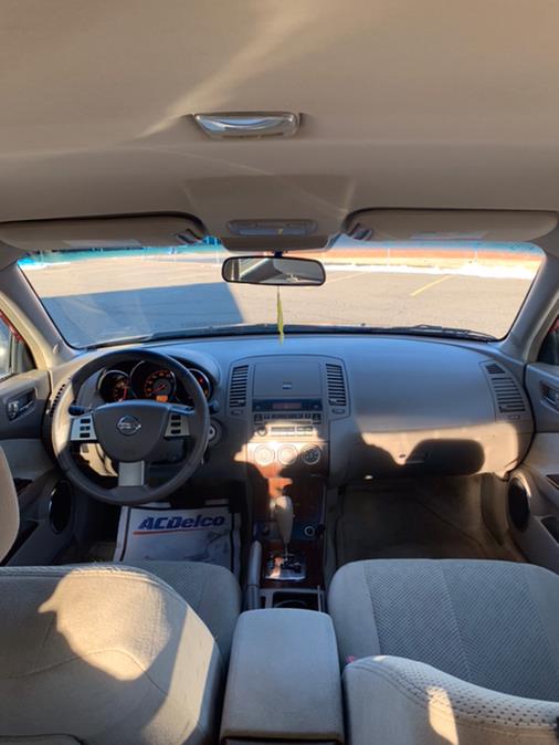 Used Nissan Altima 4dr Sdn V6 Auto 3.5 SE 2005 | Supreme Automotive. New Britain, Connecticut Used Nissan Altima 4dr Sdn V6 Auto 3.5 SE 2005 | Supreme Automotive. New Britain, Connecticut