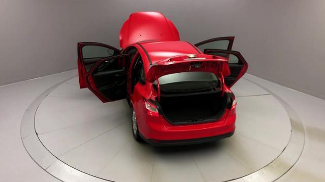 2012 Ford Focus 4dr Sdn SE, available for sale in Naugatuck, Connecticut | J&M Automotive Sls&Svc LLC. Naugatuck, Connecticut 2012 Ford Focus 4dr Sdn SE, available for sale in Naugatuck, Connecticut | J&M Automotive Sls&Svc LLC. Naugatuck, Connecticut