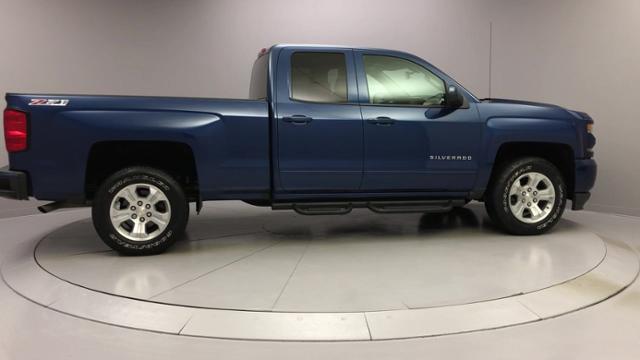 2017 Chevrolet Silverado 1500 4WD Double Cab 143.5 LT w/2LT, available for sale in Naugatuck, Connecticut | J&M Automotive Sls&Svc LLC. Naugatuck, Connecticut 2017 Chevrolet Silverado 1500 4WD Double Cab 143.5 LT w/2LT, available for sale in Naugatuck, Connecticut | J&M Automotive Sls&Svc LLC. Naugatuck, Connecticut