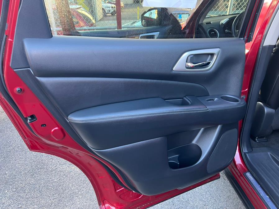 Used Nissan Pathfinder 4WD 4dr SV 2013 | Atlantic Used Car Sales. Brooklyn, New York Used Nissan Pathfinder 4WD 4dr SV 2013 | Atlantic Used Car Sales. Brooklyn, New York