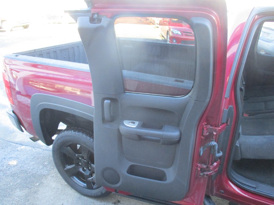Used Chevrolet Silverado 1500 4WD Ext Cab 143.5" LTZ 2007 | Cos Central Auto. Meriden, Connecticut Used Chevrolet Silverado 1500 4WD Ext Cab 143.5" LTZ 2007 | Cos Central Auto. Meriden, Connecticut
