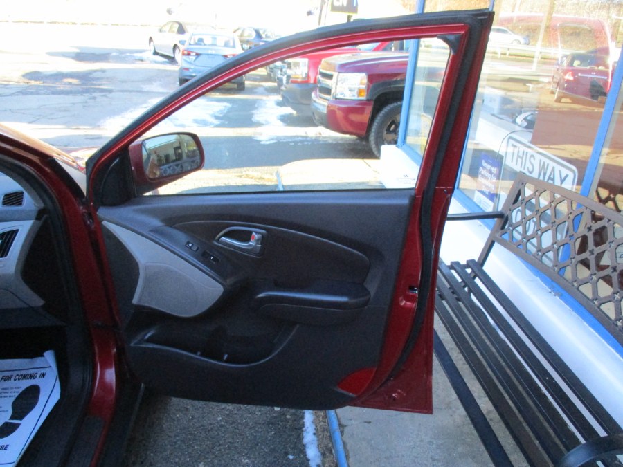Used Hyundai Tucson LTD 2wd 2011 | Cos Central Auto. Meriden, Connecticut Used Hyundai Tucson LTD 2wd 2011 | Cos Central Auto. Meriden, Connecticut