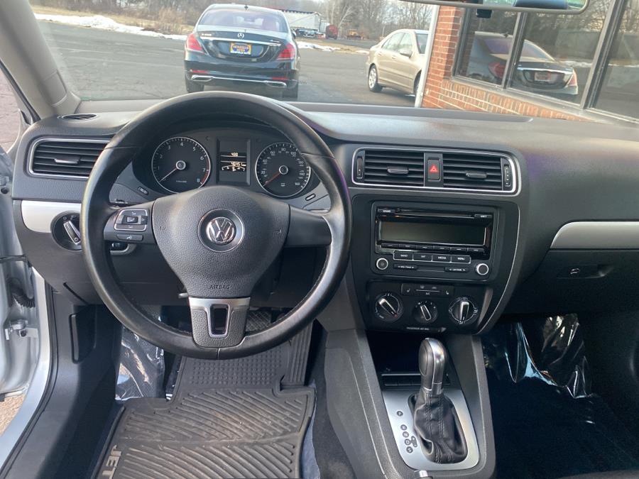 Used Volkswagen Jetta Sedan 4dr Auto SE PZEV 2013 | Newfield Auto Sales. Middletown, Connecticut Used Volkswagen Jetta Sedan 4dr Auto SE PZEV 2013 | Newfield Auto Sales. Middletown, Connecticut