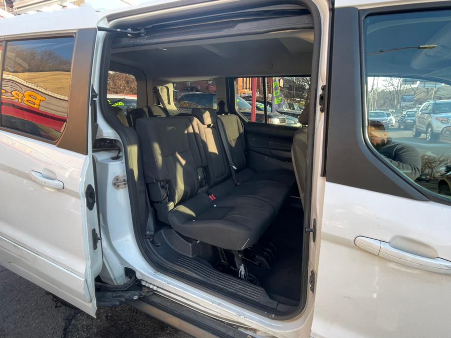 Used Ford Transit Connect Wagon 4dr Wgn LWB XLT w/Rear Liftgate 2014 | Bridge Motors LLC. Derby, Connecticut Used Ford Transit Connect Wagon 4dr Wgn LWB XLT w/Rear Liftgate 2014 | Bridge Motors LLC. Derby, Connecticut