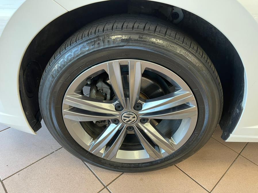 Used Volkswagen Jetta R-Line Auto w/SULEV 2019 | Power Motors East. Massapequa Park, New York Used Volkswagen Jetta R-Line Auto w/SULEV 2019 | Power Motors East. Massapequa Park, New York