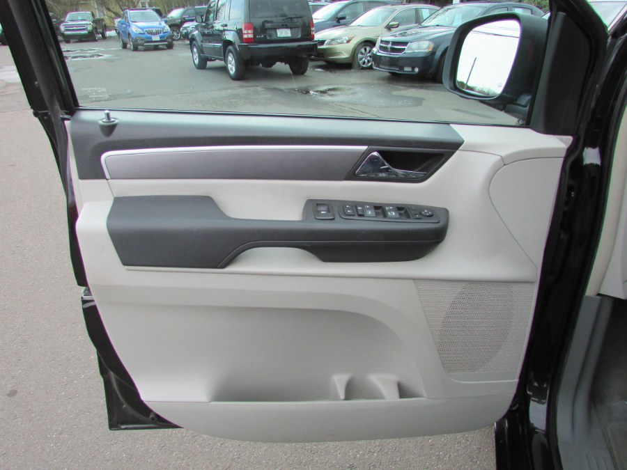 2012 Volkswagen Routan 4dr Wgn SE, available for sale in East Windsor, Connecticut | United Auto Sales of E Windsor, Inc. East Windsor, Connecticut 2012 Volkswagen Routan 4dr Wgn SE, available for sale in East Windsor, Connecticut | United Auto Sales of E Windsor, Inc. East Windsor, Connecticut