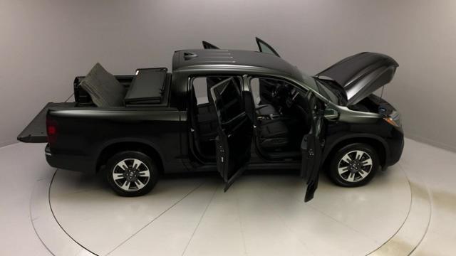 Used Honda Ridgeline RTL-T AWD 2018 | J&M Automotive Sls&Svc LLC. Naugatuck, Connecticut Used Honda Ridgeline RTL-T AWD 2018 | J&M Automotive Sls&Svc LLC. Naugatuck, Connecticut