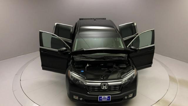 Used Honda Ridgeline RTL-T AWD 2018 | J&M Automotive Sls&Svc LLC. Naugatuck, Connecticut Used Honda Ridgeline RTL-T AWD 2018 | J&M Automotive Sls&Svc LLC. Naugatuck, Connecticut