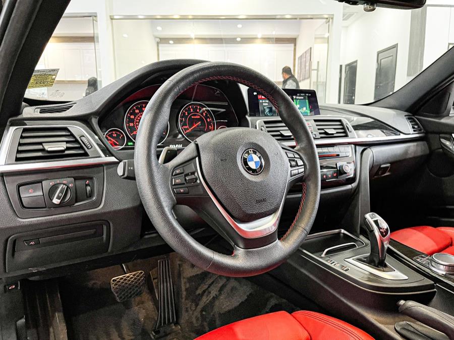 Used BMW 3 Series 330i xDrive Sedan 2018 | Luxury Motor Club. Franklin Square, New York Used BMW 3 Series 330i xDrive Sedan 2018 | Luxury Motor Club. Franklin Square, New York