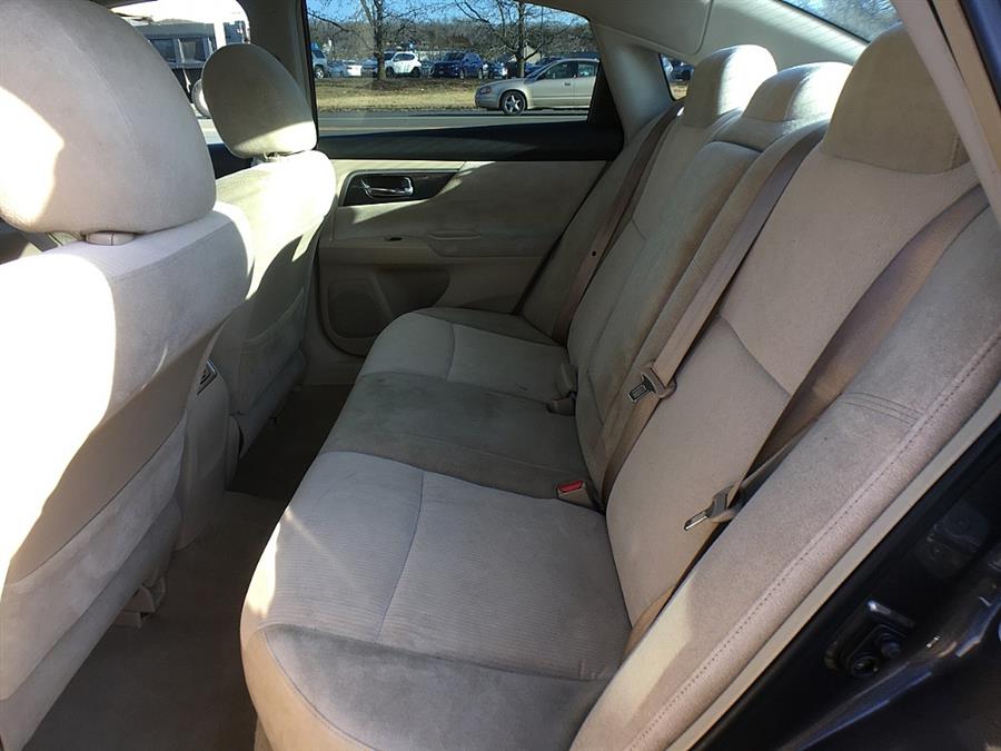 Used Nissan Altima 4dr Sdn I4 2.5 S 2013 | Smart Buy Auto Sales, LLC. Wallingford, Connecticut Used Nissan Altima 4dr Sdn I4 2.5 S 2013 | Smart Buy Auto Sales, LLC. Wallingford, Connecticut