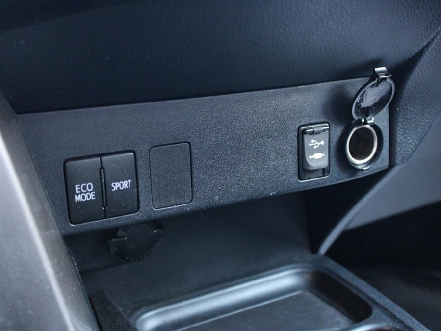 Used Toyota Rav4 LE 2018 | Auto Expo Ent Inc.. Great Neck, New York Used Toyota Rav4 LE 2018 | Auto Expo Ent Inc.. Great Neck, New York