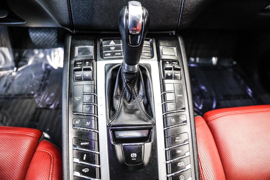2018 Porsche Macan GTS AWD, available for sale in ELMONT, New York | 26 Motors Long Island. ELMONT, New York 2018 Porsche Macan GTS AWD, available for sale in ELMONT, New York | 26 Motors Long Island. ELMONT, New York